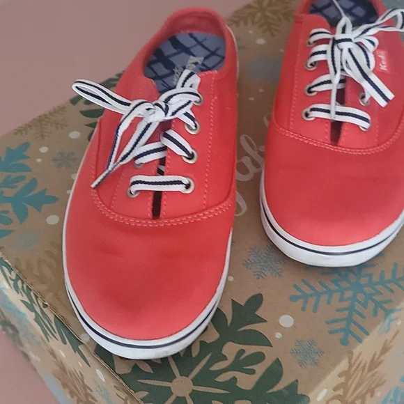 Keds Sneaker Canvas Slip Ons - Picture 2 of 3